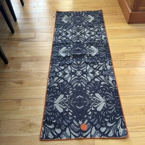 Hot yoga skidless mat